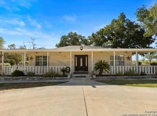 225 Ridgeview Dr, Pleasanton, TX 78064