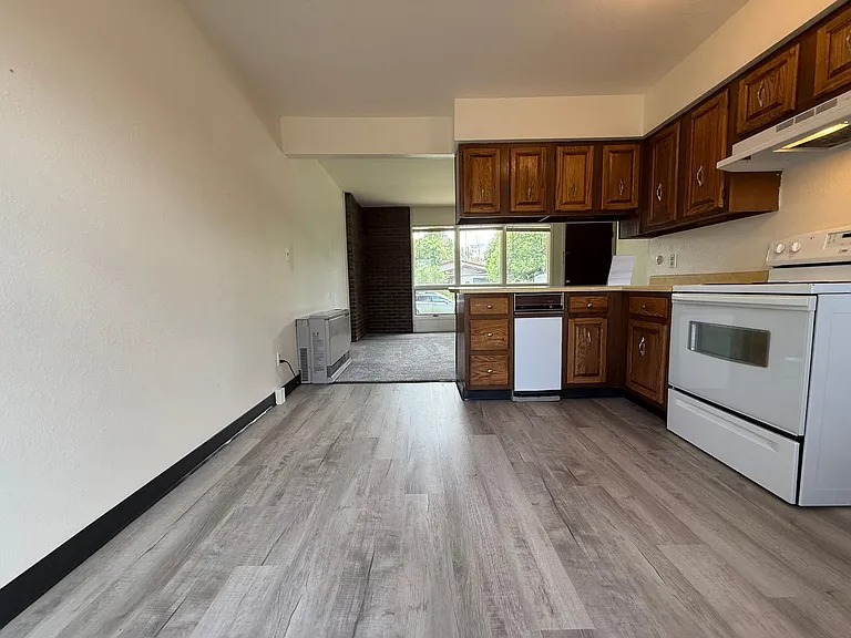 919 1st Ave SW — Photo 7