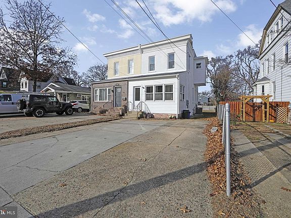 2nd image of 421 Lincoln Ave