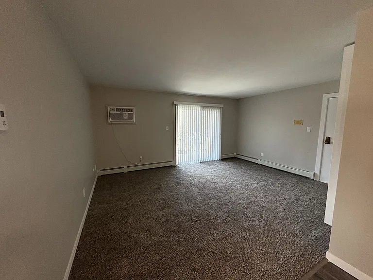 Broadway Crossing Apartments — Photo 10