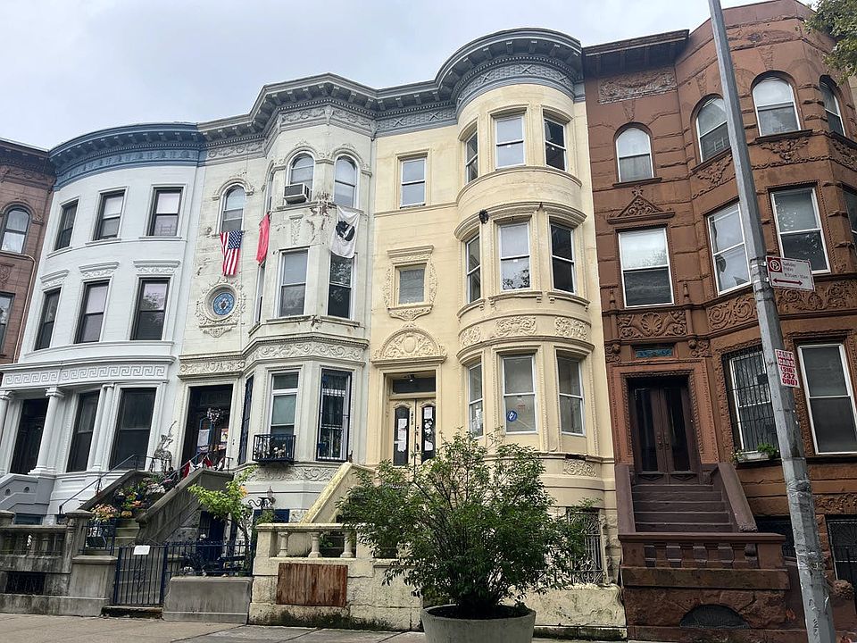 1st image of 872 Park Pl