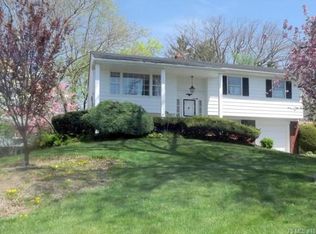 6 Poplar Pl, Toms River, NJ 08753