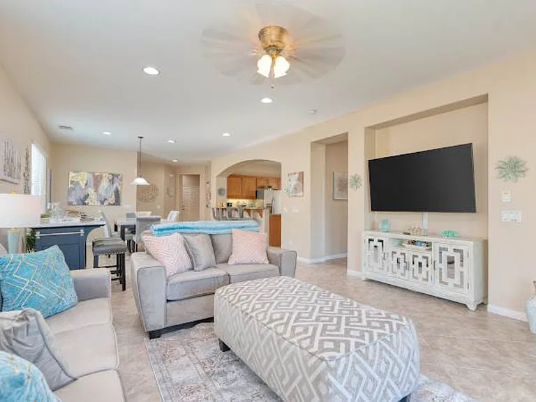 Hopkins Dr — Photo 38