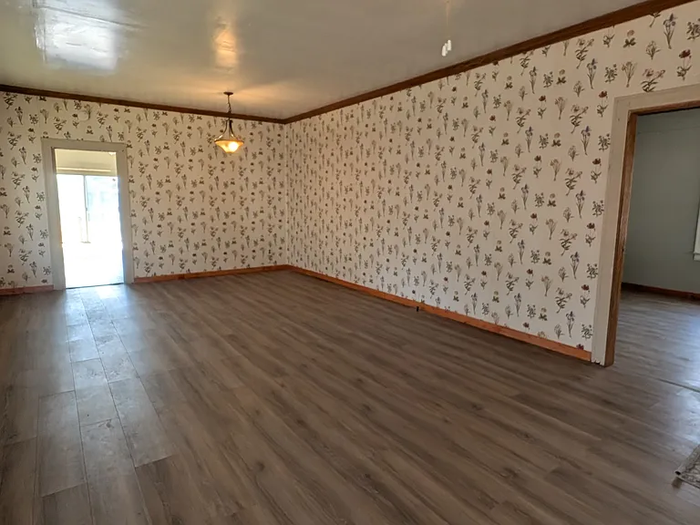 531 W Wallace St — Photo 3