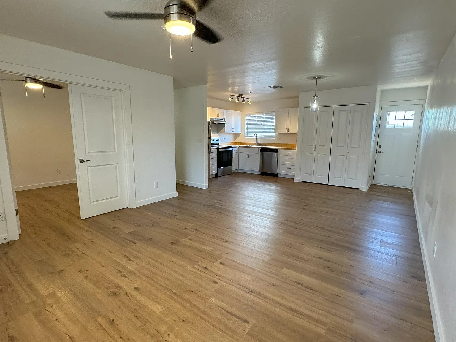 1455 East Taylor Street - 3 — Photo 3