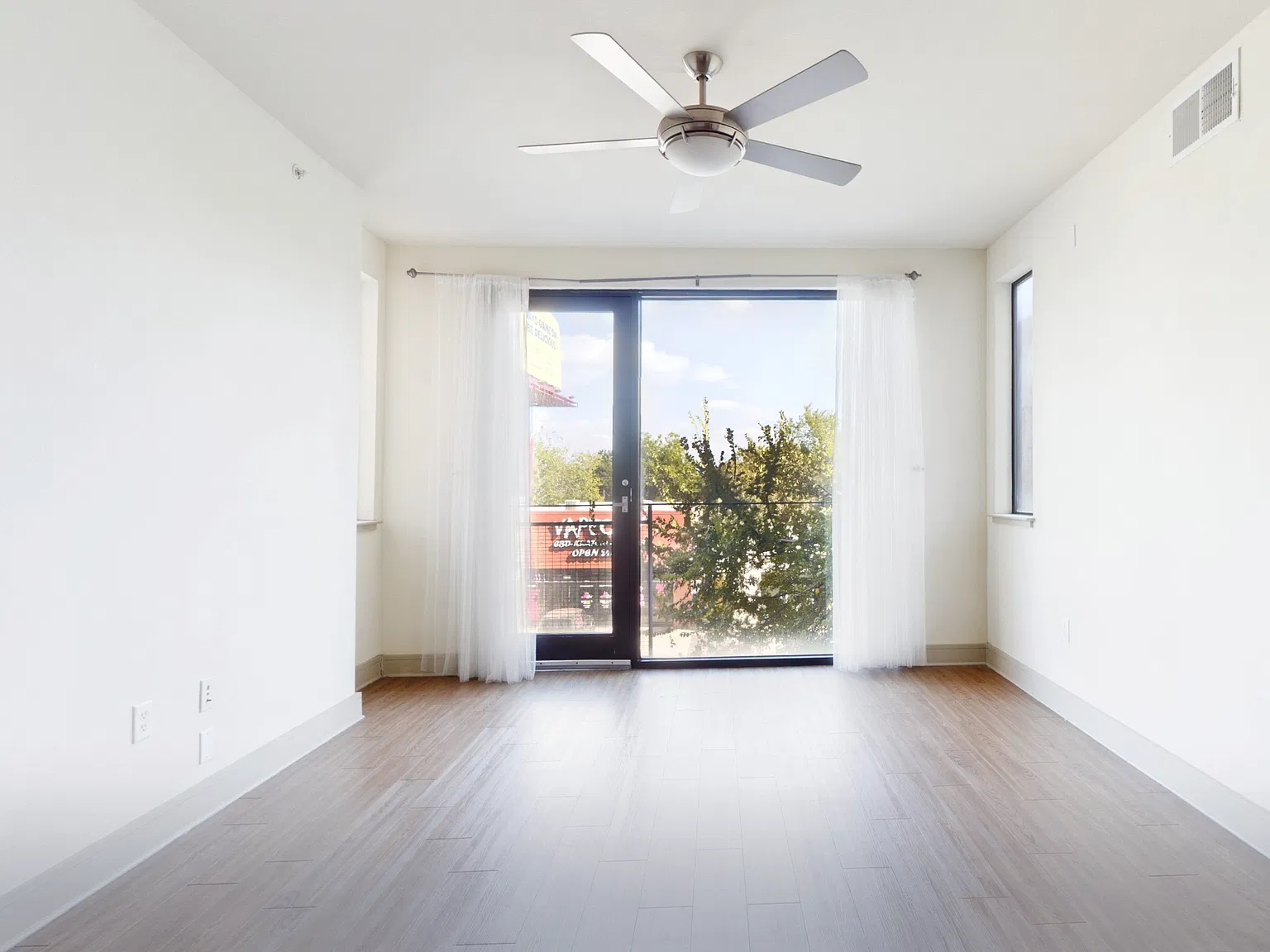 3016 Guadalupe St — Photo 1