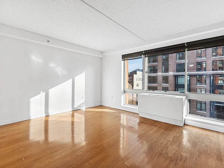 555 W 23rd St #S9K — Photo 1