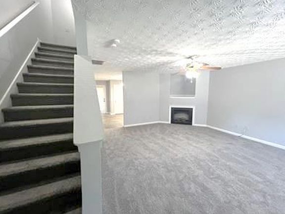 2nd image of 5556 Pineridge Ct