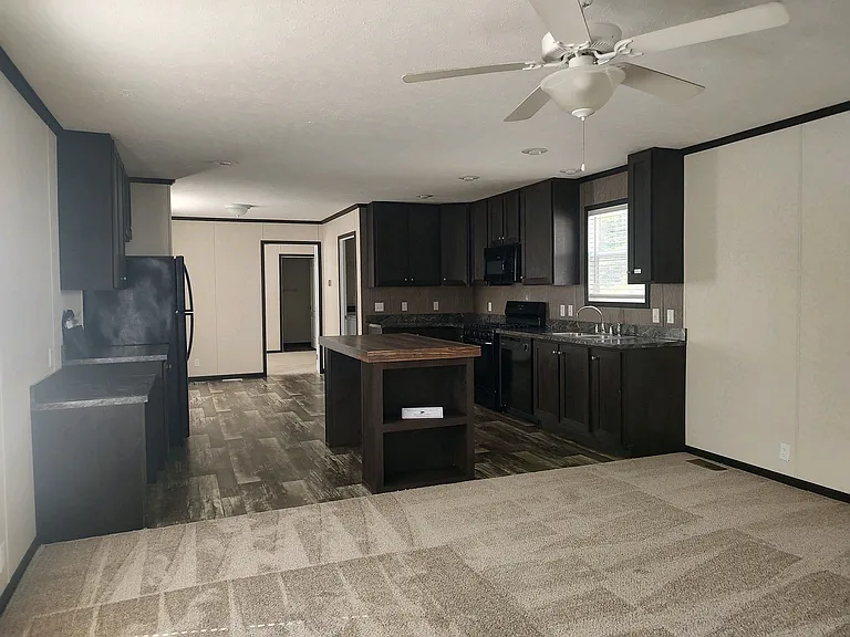 Avon Lakes Estates — Photo 21