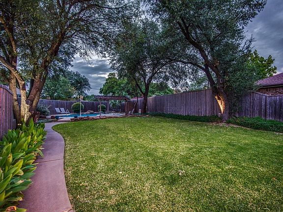 5th image of 2313 Heather Hill Ln