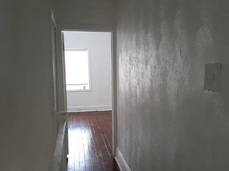 2542 Cedar St — Photo 9