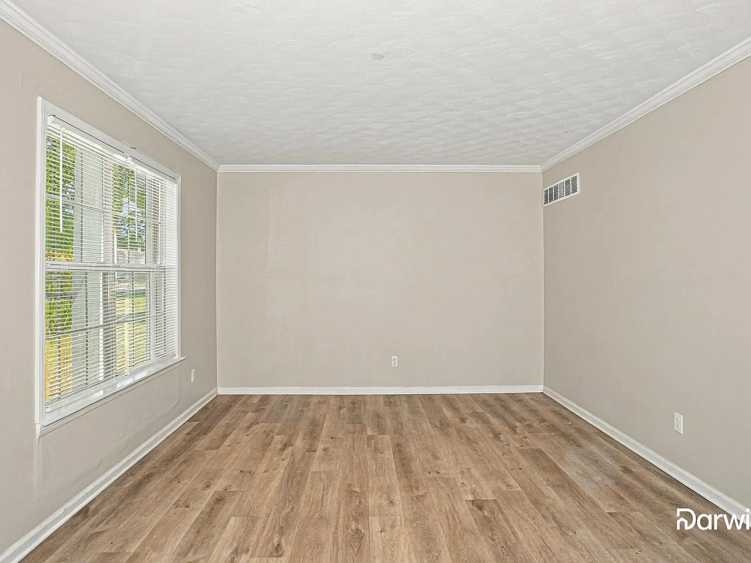 4 bed, 2.5 bath, 2228 sqft, $1,780 — Photo 4