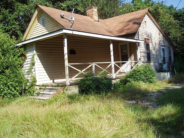1st image of 209 W Orange St
