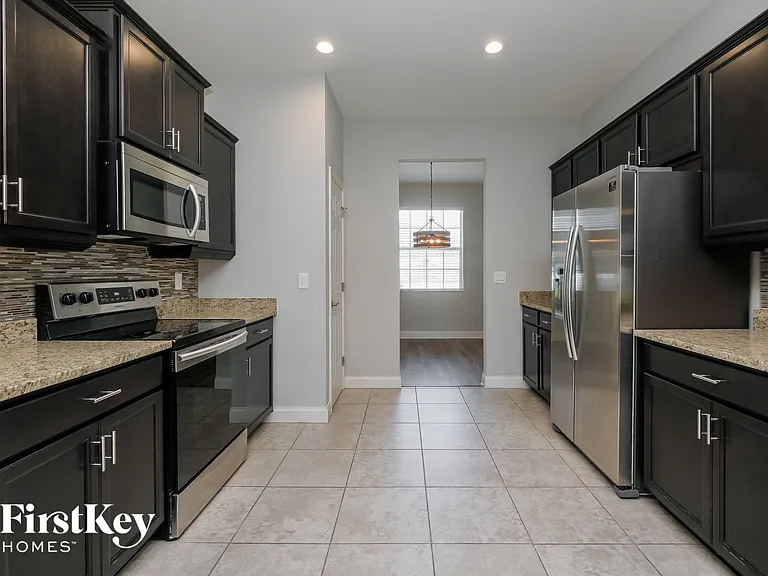 5812 Valentino Way — Photo 6