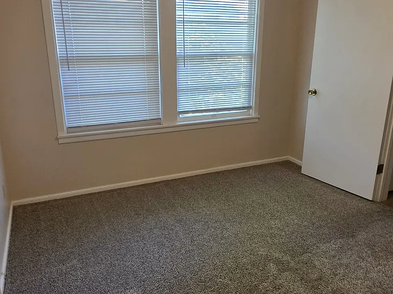 2117 Grand Ave — Photo 8