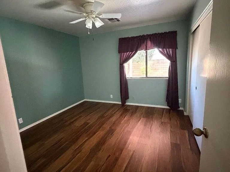 15743 W Elm St — Photo 20