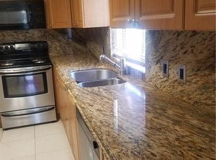 37 Thomas Rd, Hollywood, FL 33023