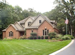 1715 Mason Corte Dr, McHenry, IL 60051