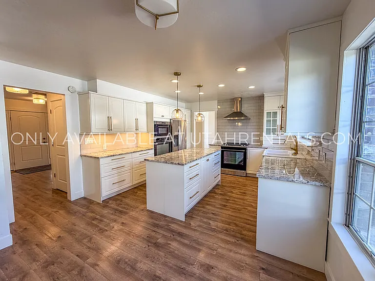 960 N Eastview Dr — Photo 16