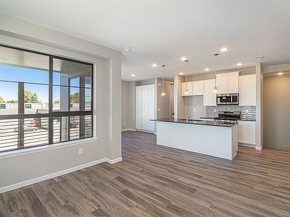3rd image of 2018 S Holly St Unit 2