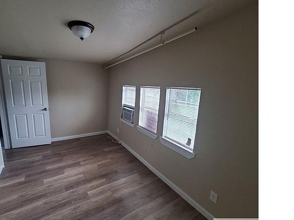 4th image of 5523 Avenue O