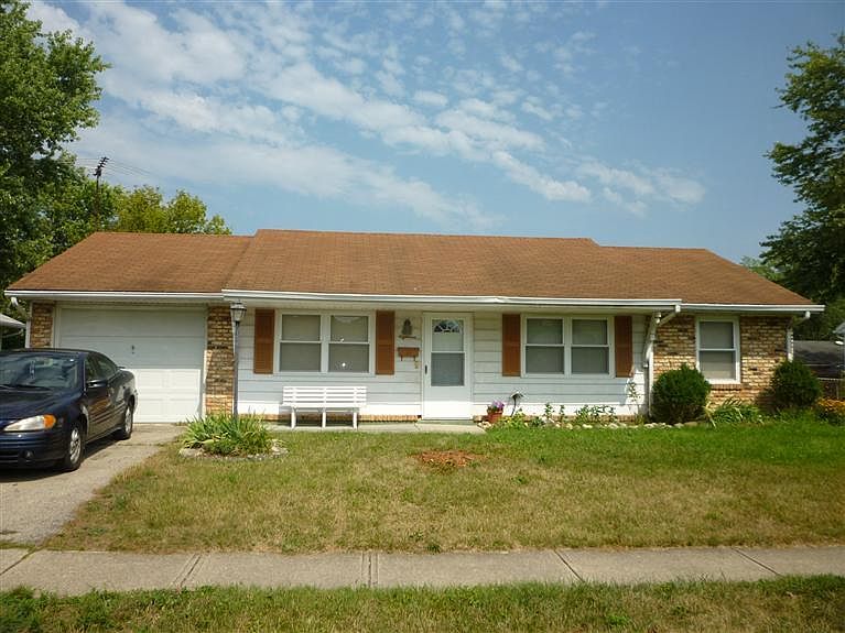 1st image of 818 Plumwood Dr