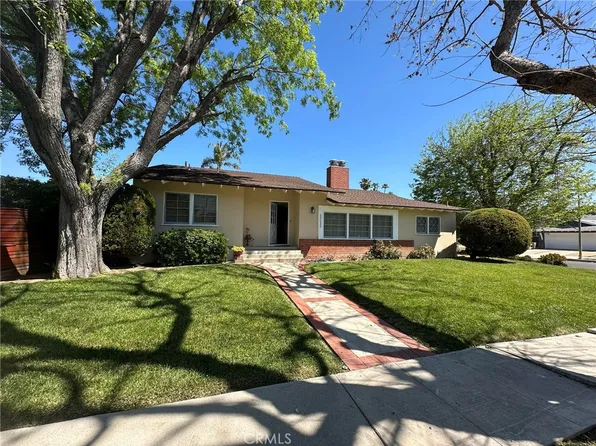 23635 Marylee St, Woodland Hills, CA 91367