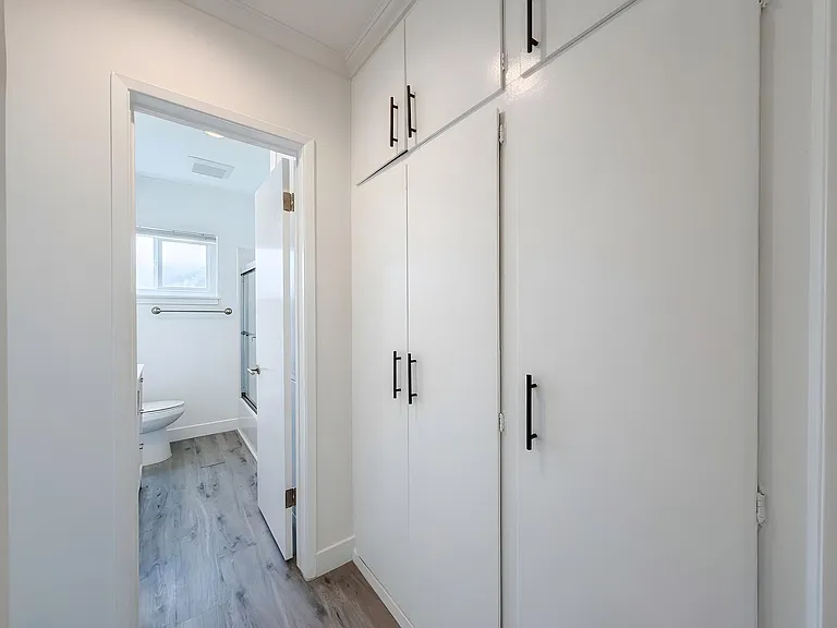 1102 Euclid St — Photo 9