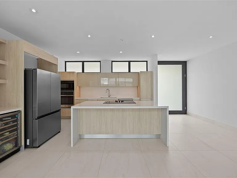 135 Salonga St — Photo 16