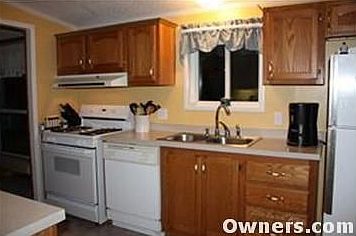 Kitchen - all appliances stay
