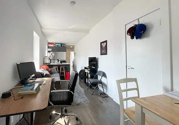 Rented by Kahen Properties | media 22