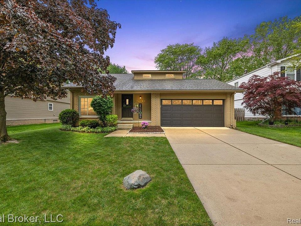 1st image of 24765 Apple Crest Dr
