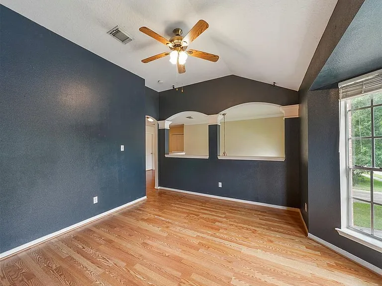 25719 Bearborough Dr — Photo 16