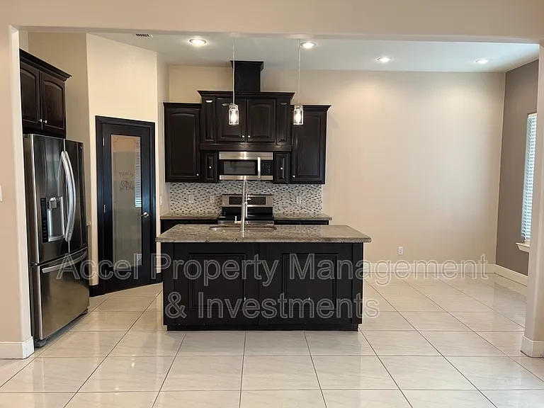 711 Abbott Ave — Photo 7