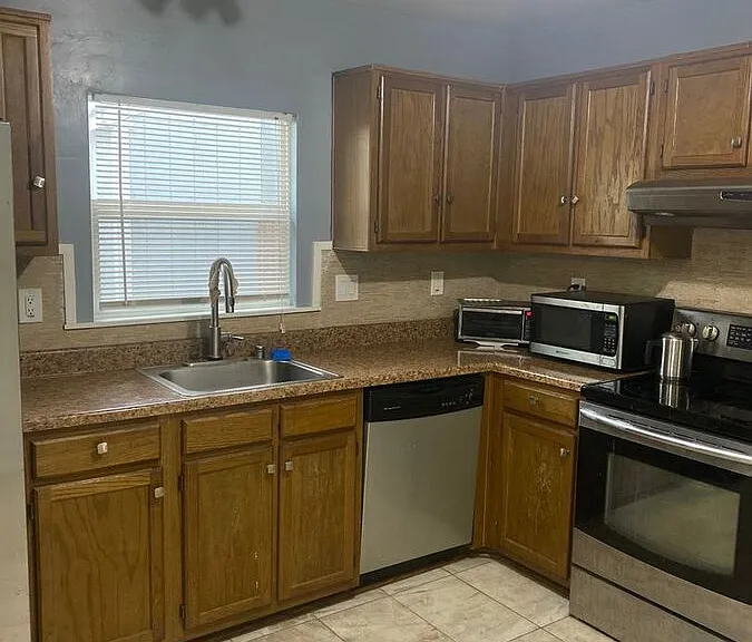 3404 Elenoir Ct — Photo 6