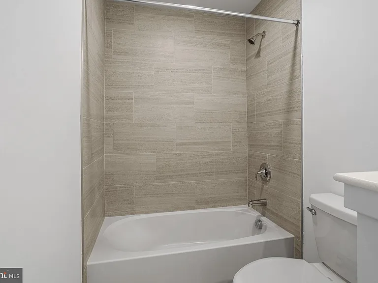 136 Ada Hightower Ave — Photo 32