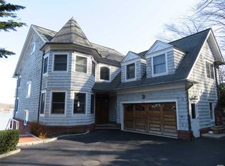 144 Roger Canoe Rd, Mill Neck, NY 11765