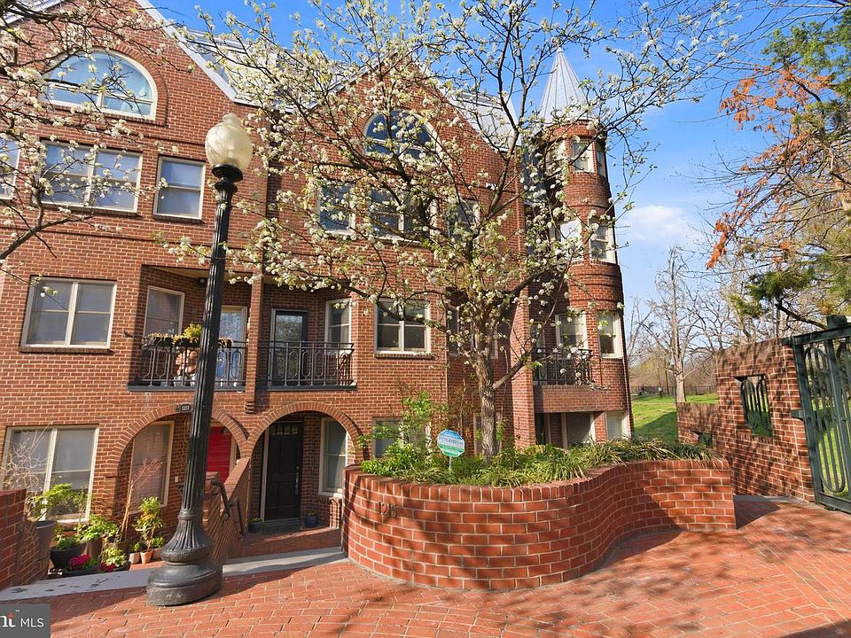 1st image of 1215 28th St NW #L4