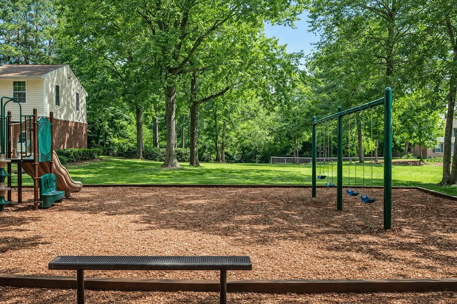 Emerald Pointe — Photo 4