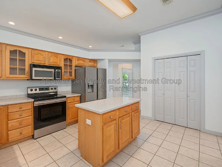 1940 Kadima Cir — Photo 7