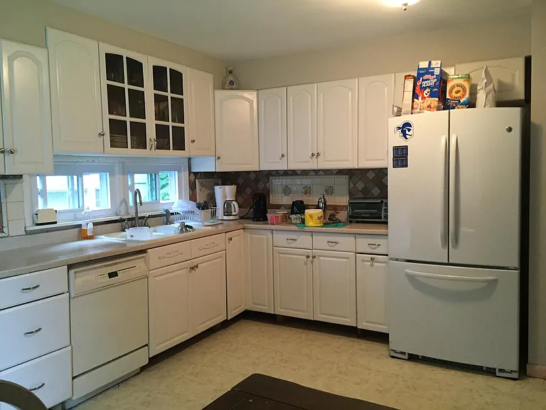 557 S Orange Ave — Photo 4