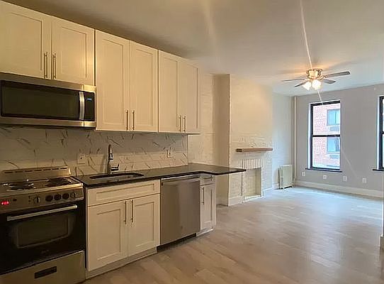 5th image of 448 W 46th St #4R