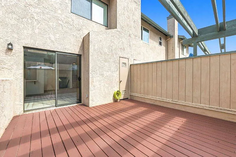 2 bed, 2.5 bath, 1200 sqft, $3,295 — Photo 4