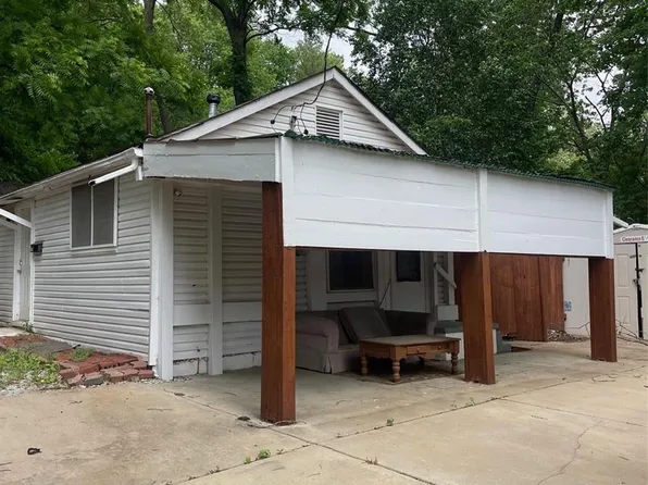 531 Emmons Ave, Saint Charles, MO 63301