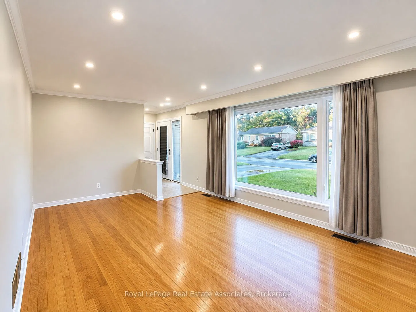 3 bed, $2,650 — Photo 2