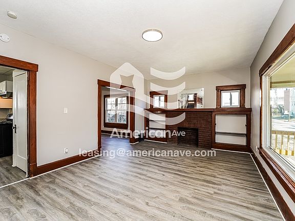 1409860_003_living_room_2.jpg