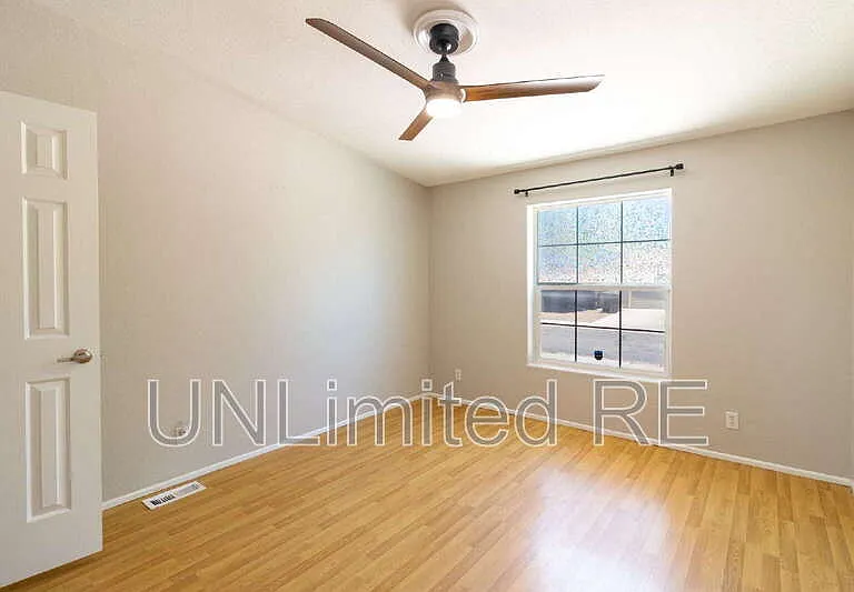 1679 W Stephen Dr — Photo 10