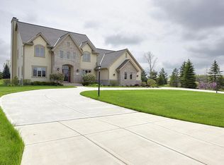 9879 W Saint Stephans Dr, Franklin, WI 53132