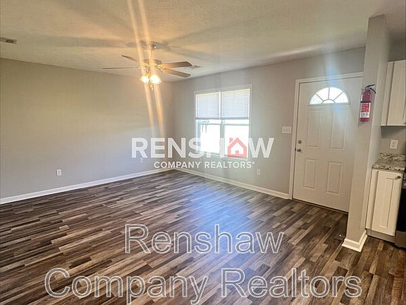 3rd image of 471 Dana Ave
