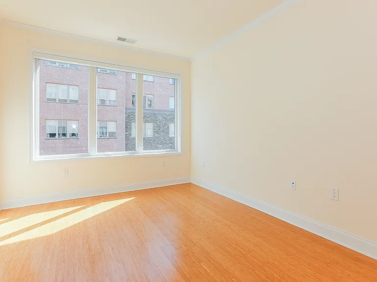 12 Main St #D404 — Photo 7